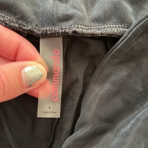 Commando Black Sweats - Picture 2 of 3